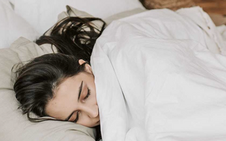 Best Relaxation Techniques for Sleep in 2025 - Pulsetto